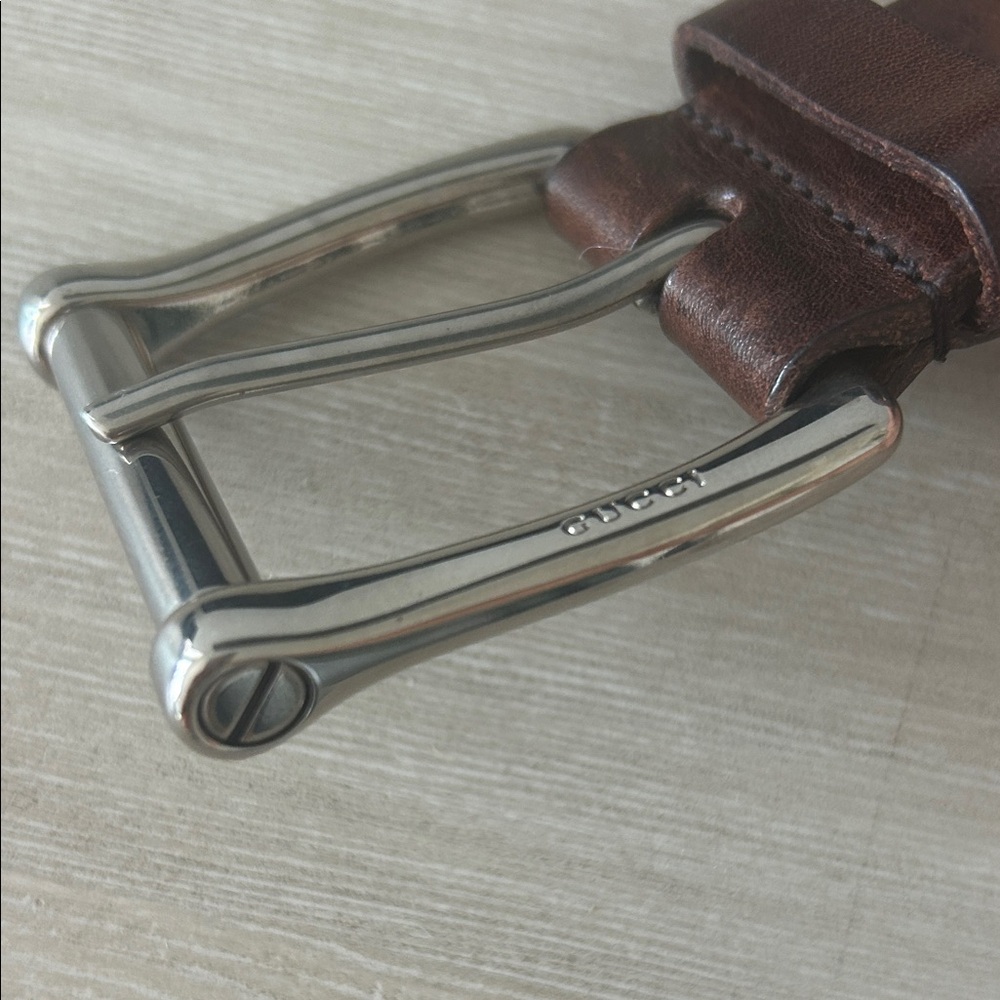 Gucci Dark Brown Leather Belt with Shiny Silver Buckle sz 95 - Picture 4 of 6